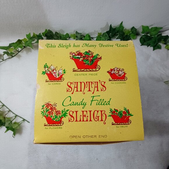 EUC: Vintage Milkis 1960s Red Christmas Sleigh Candy Holder w/ Original Box - Picture 4 of 11
